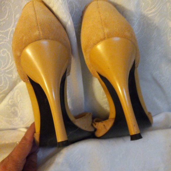 BCBG Paris Tan Suede Open Toe High Heels Size 7.5 - Picture 10 of 14